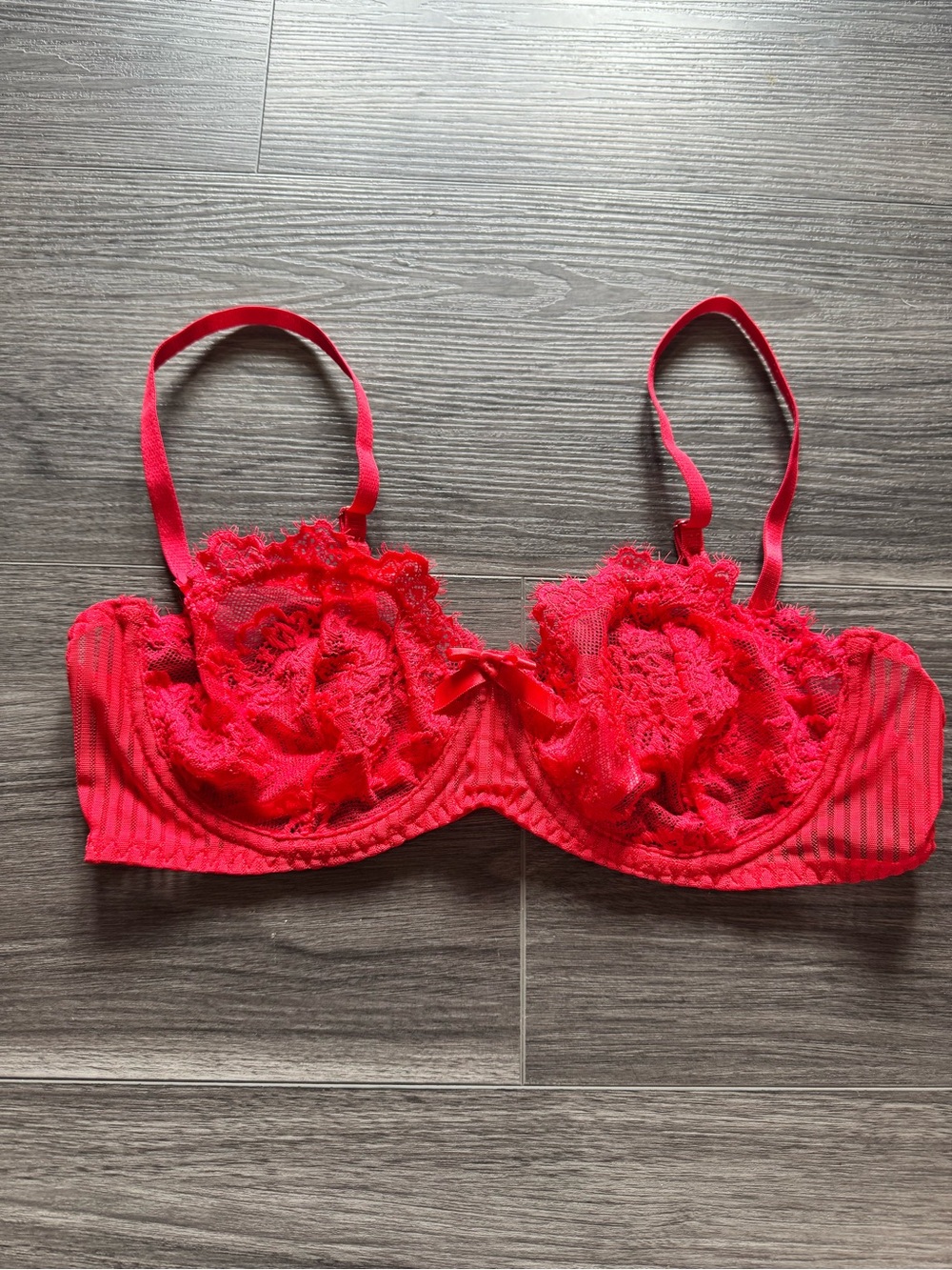 SHEIN Red Lace Underwire Bra with Floral Embroidery